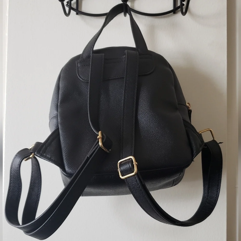BEBE RINA LOGO SMALL BLACK SIGNATURE LOGO PRINT BACKPACK BAG W/ POUCH